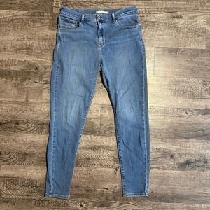 Levi’s 720 Jeans Women’s 31 Blue High Rise Super Skinny